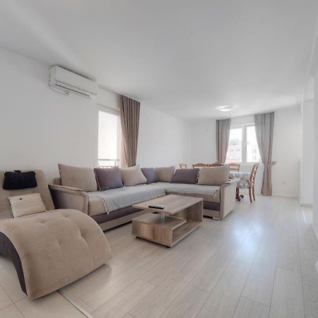 Family Three Bedroom Apartment Brando ブドヴァ エクステリア 写真
