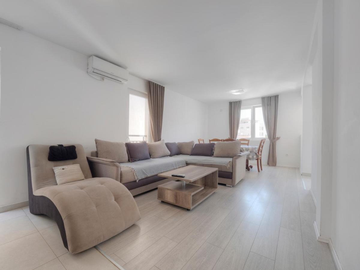 Family Three Bedroom Apartment Brando ブドヴァ エクステリア 写真