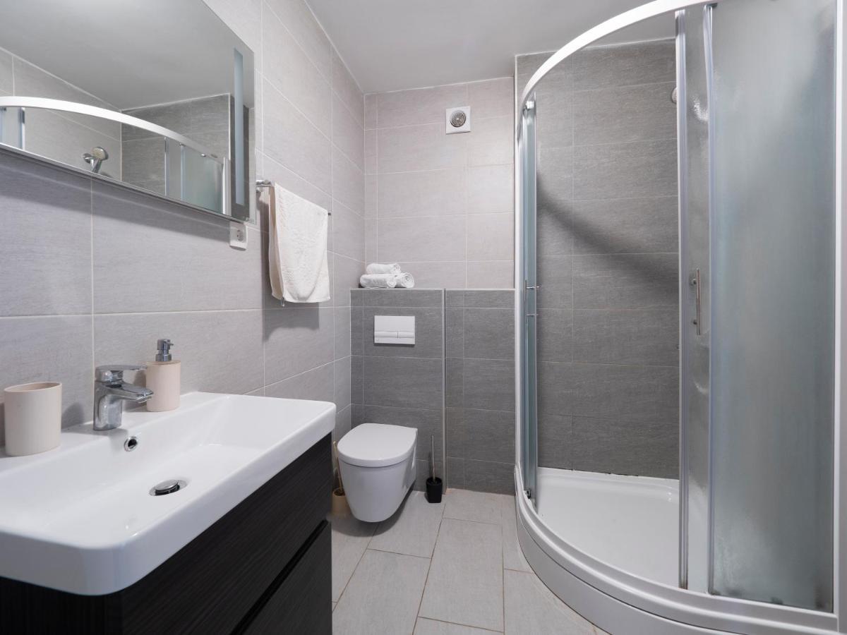 Family Three Bedroom Apartment Brando ブドヴァ エクステリア 写真